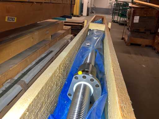 Șurub cu bile de precizie