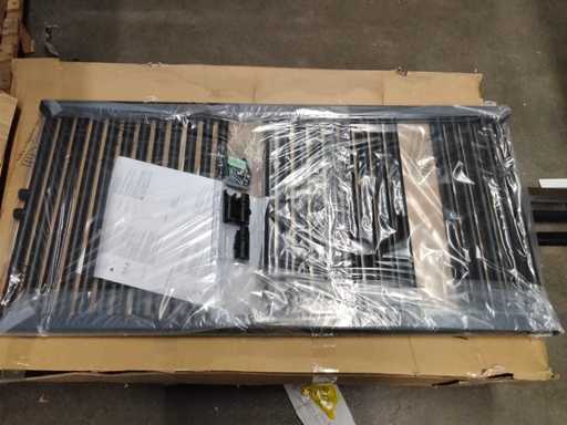 Radiator cu design negru mat.