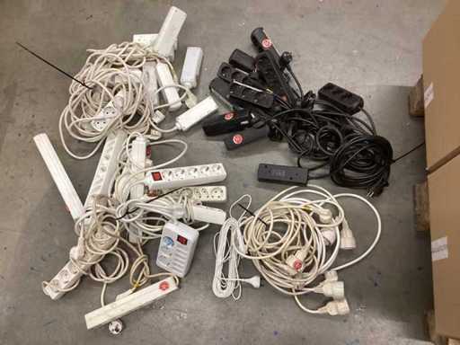 Verlängerungskabel und Mehrfachsteckdosen