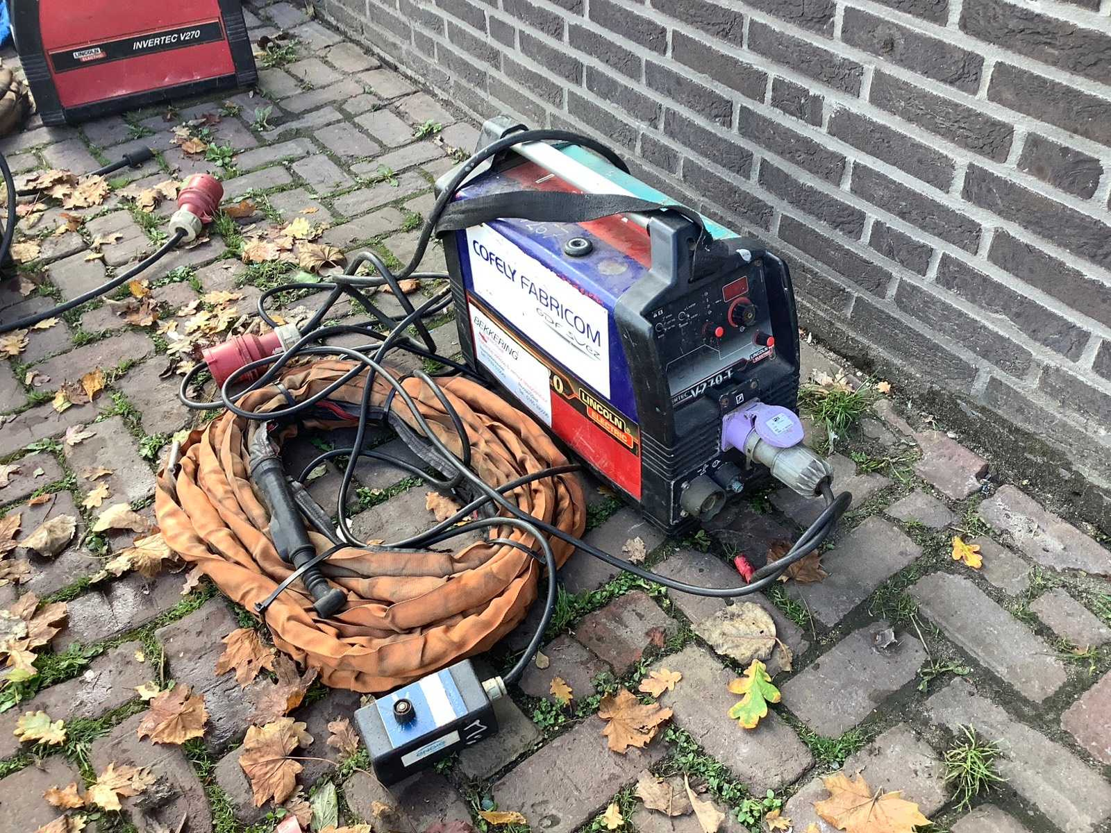 Lincoln invertec v270-t welding machines