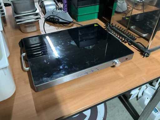 Plaque chaude MCC Trading HWT 1400