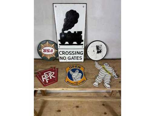 Gusseiserne Wanddekoration