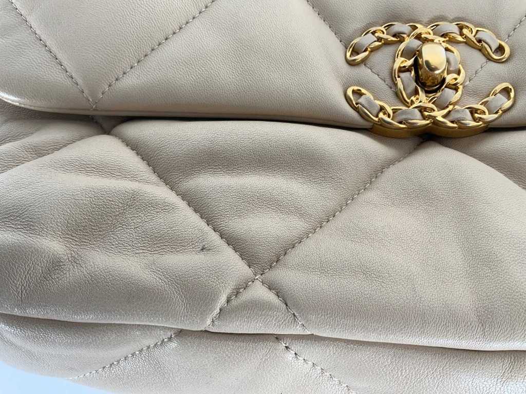 Chanel 19 flap online bag cream