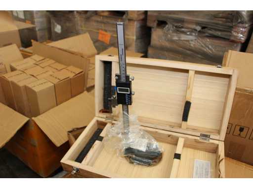 FREUTEK SDM0073 Digital Height Gauge 0-300mm x 0.01mm