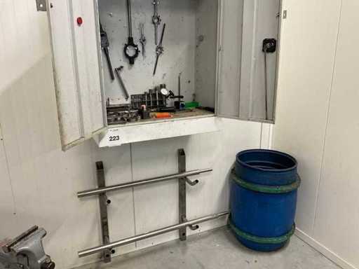 Various turning tools
