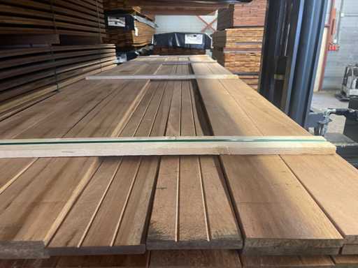 Guyana Teak planken geschaafd 4000x140x16mm (69x)