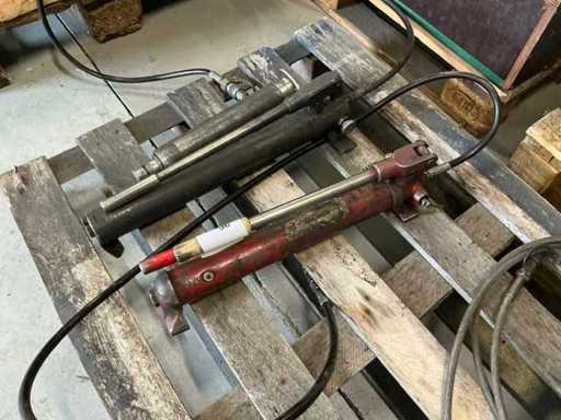 Manuelle Hydraulikpumpe (2x)