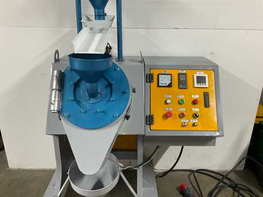 Plastic/herb granulator