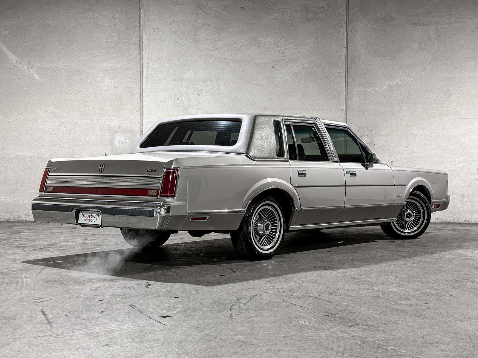 Lincoln Town Car 4.9 V8 Signature SD 160pk 1989, K-946-BX