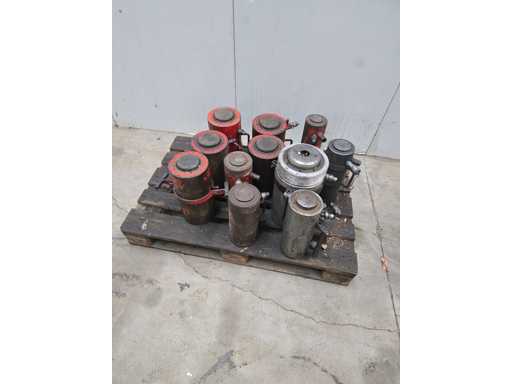   Hydraulic cylinders set