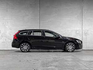 Volvo V60 2.4 D6 Twin Engine Summum 220hp 2015 Plug-In Hybrid, HR-946-F