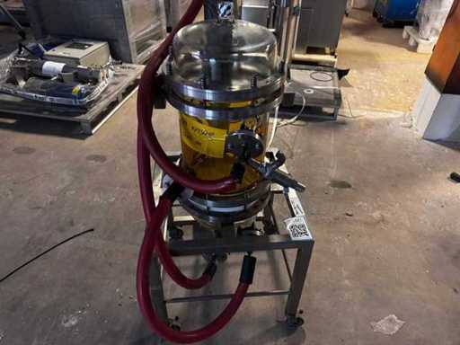 - Glass suction filter