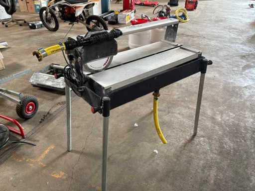 Inter Dynamics Dynamic 700 Kachelsägemaschine
