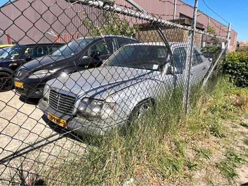 Mercedes-Benz 200-500 (W124) 260 E z 1985 roku – samochód osobowy