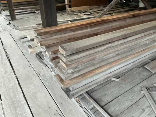 Série de diverses poutres, planches et coques