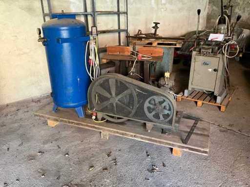 Piston compressor with boiler