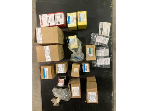 Bulloni/dadi diversi