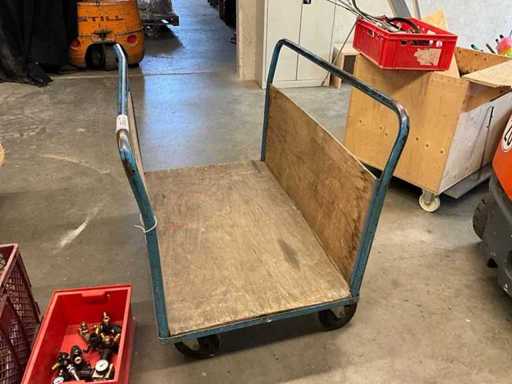Wózek transportowy magazynujący na 2 obrotowe kółka, duże obrotowe kółka, zamknięte boki 100x120cm