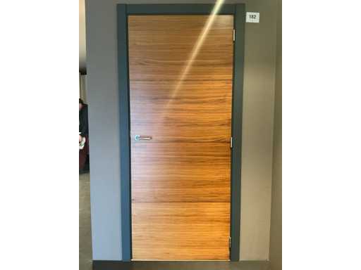 Porte intérieure en bois massif