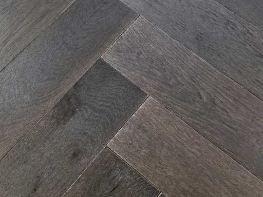 108 m2 Parquet oak herringbone - 508 x 127 x 14 mm