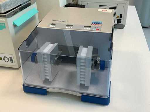 Qiagen TissueLyser II