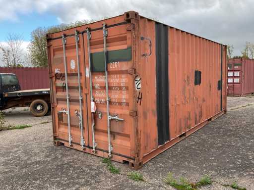 Shipping container