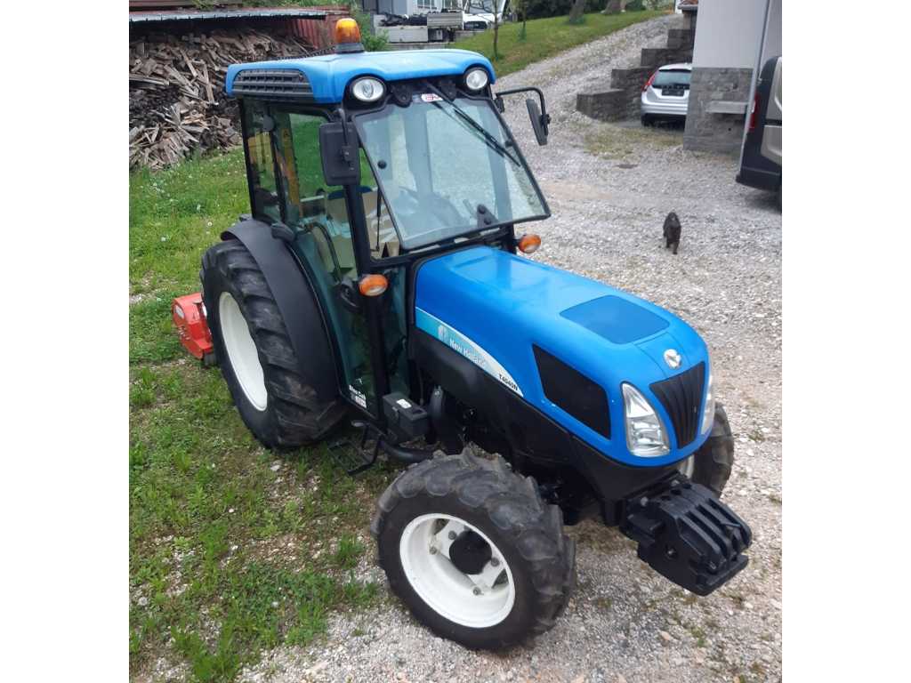New Holland - 4-Wheel Drive Tractor