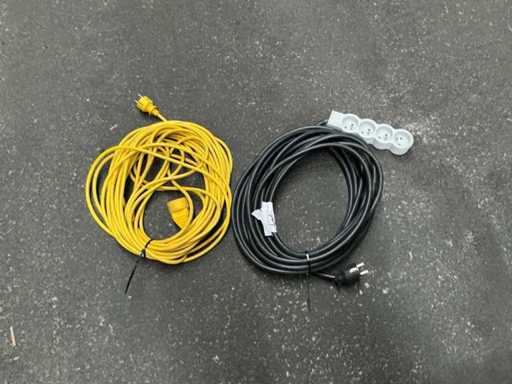 Extension cord (2x)