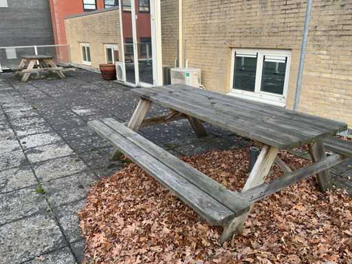 Picknickbank met parasol en kussens (2x)