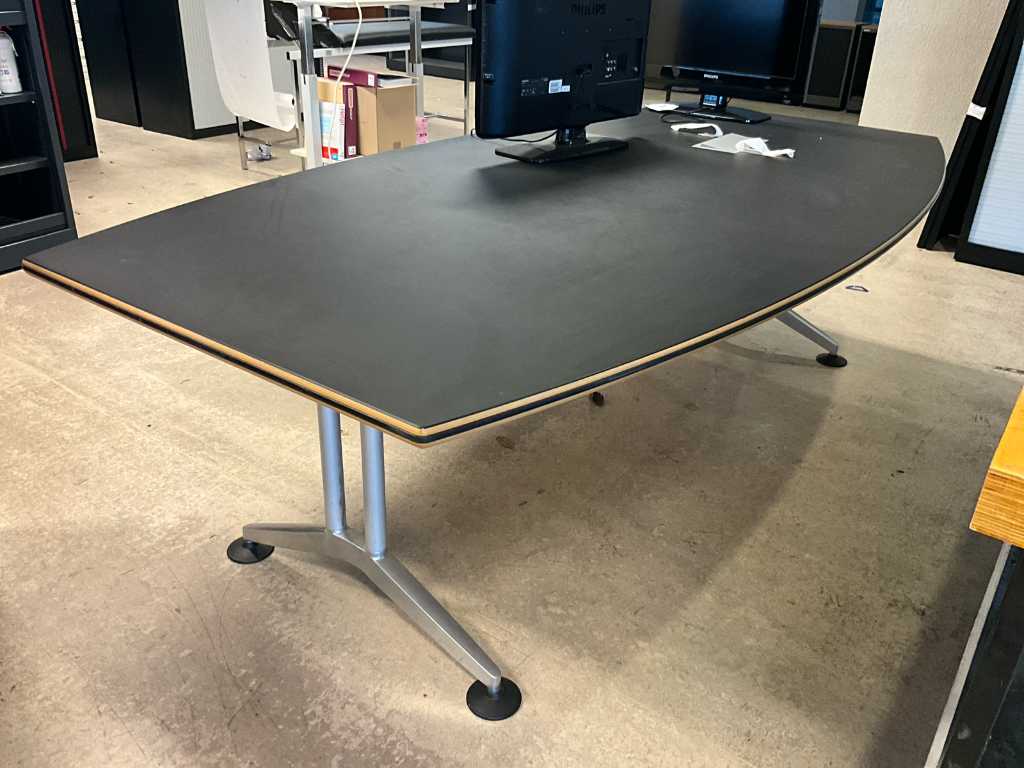 Conference table/work table with curved top