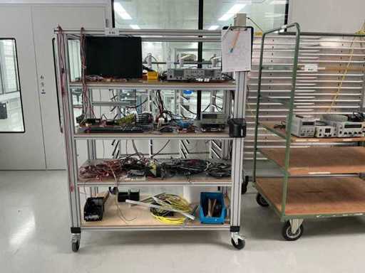 Cărucioare mobile cu instrumente de măsurare și echipamente de testare
