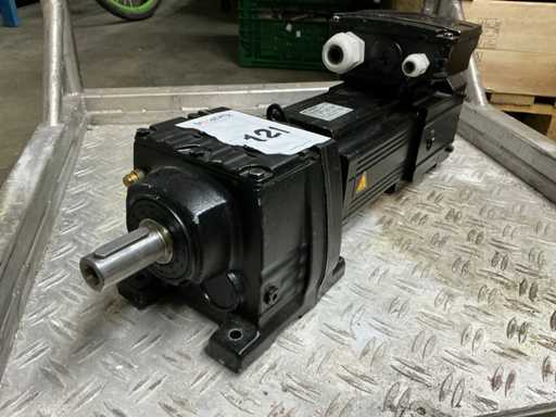 SEW EURODRIVE CMP71 Servo motor