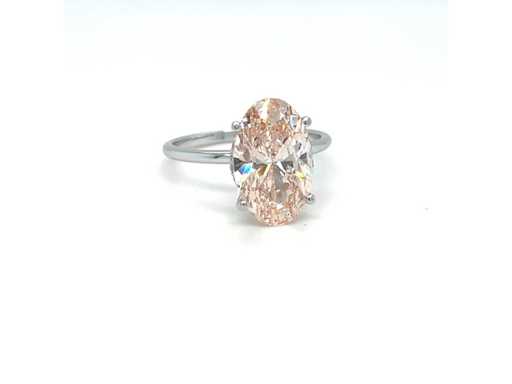 Anello in oro bianco 14 carati con 4.10 ct. diamante.