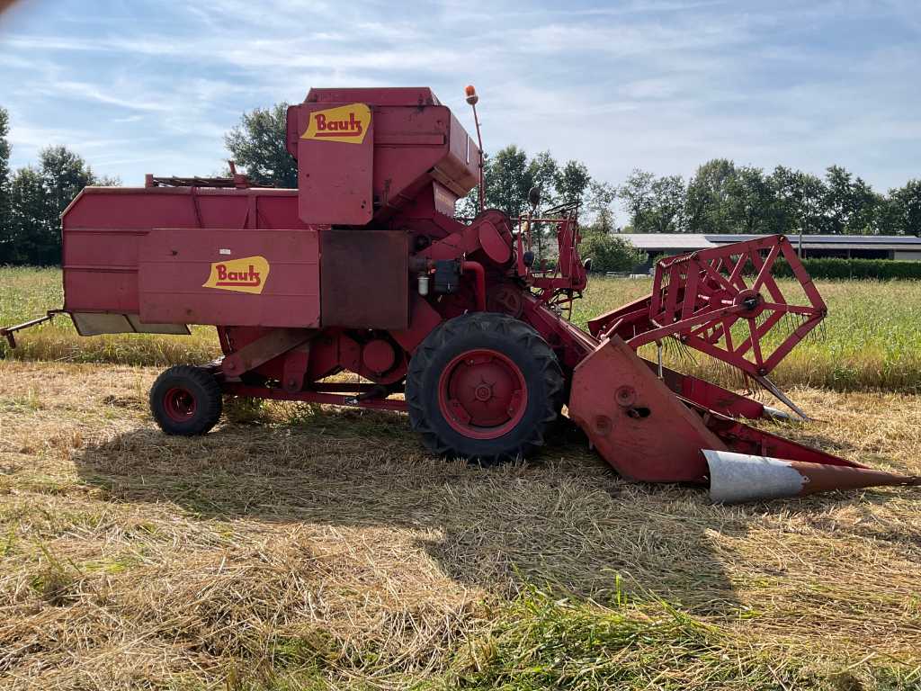 Bautz T604 combine harvester 4 tedder