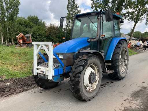 1999 New Holland TL90 All-wheel drive farm tractor
