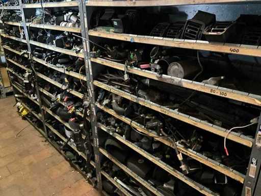 Stoc de piese auto second-hand