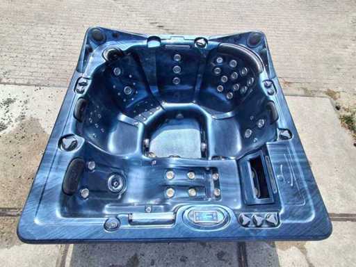 Dynasty 6-Personen-Jacuzzi und Outdoor-Spa