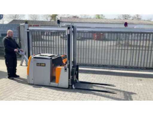 dd4e160e-bf72-446b-a9f9-21cca405bbdd.mp4