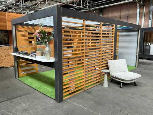 Präsentationsfläche 600x300x240 cm mit Licht und Stromversorgung