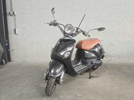 Znen - Brom Scooter - Retro 4T - Brommer 45km uitvoering f467ph