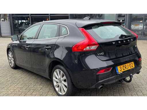 Volvo - V40 - 1.6 T3 Momentum - Car - 2015