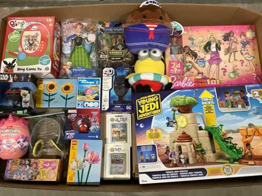 Giocattoli nuovi, inclusi Lego e Pokémon