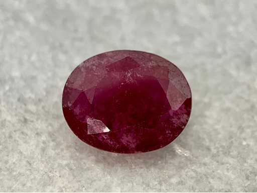 Robijn 9.87 carat natuurlijke robijn