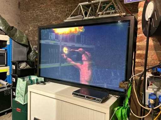 Sisco NEC et multi marques lot de tv + écrans multimédia