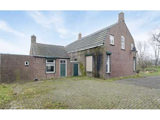 Contenu de la ferme abandonnée (années 60-70)