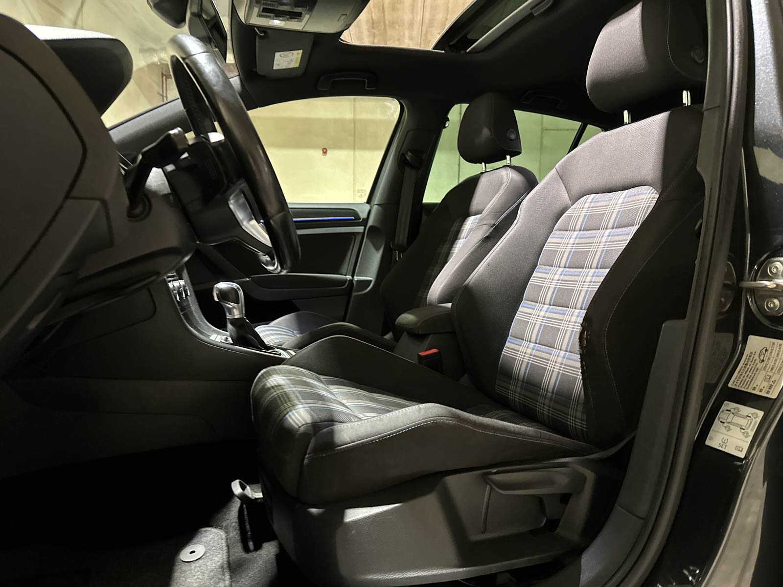 Volkswagen Golf GTE 1.4 TSI 204pk 2015 (Origineel-NL), 1-ZNB-51