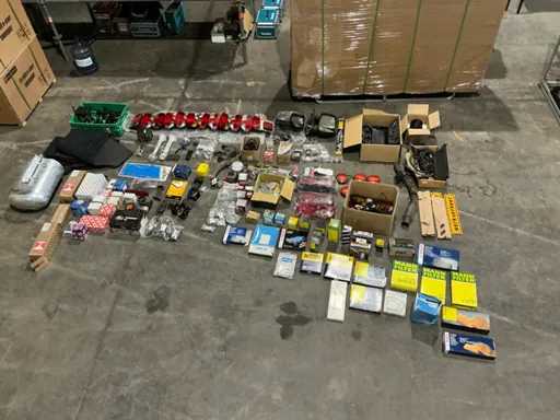 Partij auto en aanhangwagen onderdelen