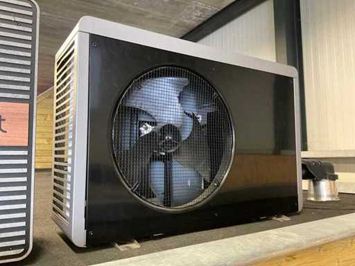 Unità esterna a pompa di calore ibrida Quatt Hybrid AMM4 da 4kW