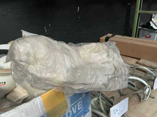 Batch of work gloves