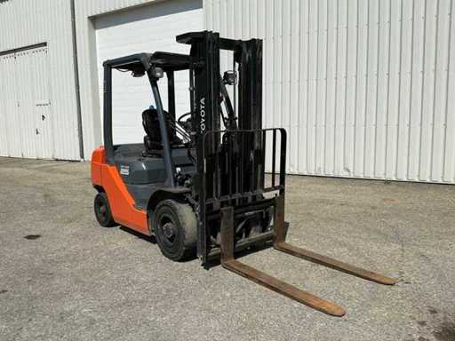 2015 Toyota Tonero 25 - 02-8FDF25 Forklift
